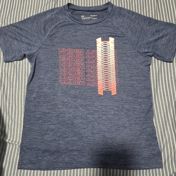 Girls Youth Loose Heatgear Under‎ Armour T-Shirt Size Large - Picture 1 of 4